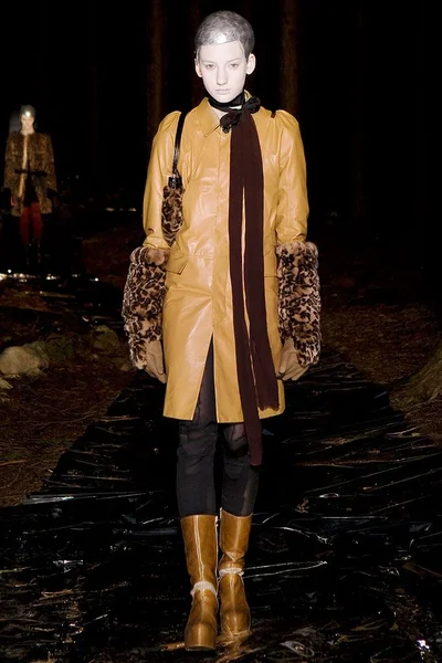 Look 15